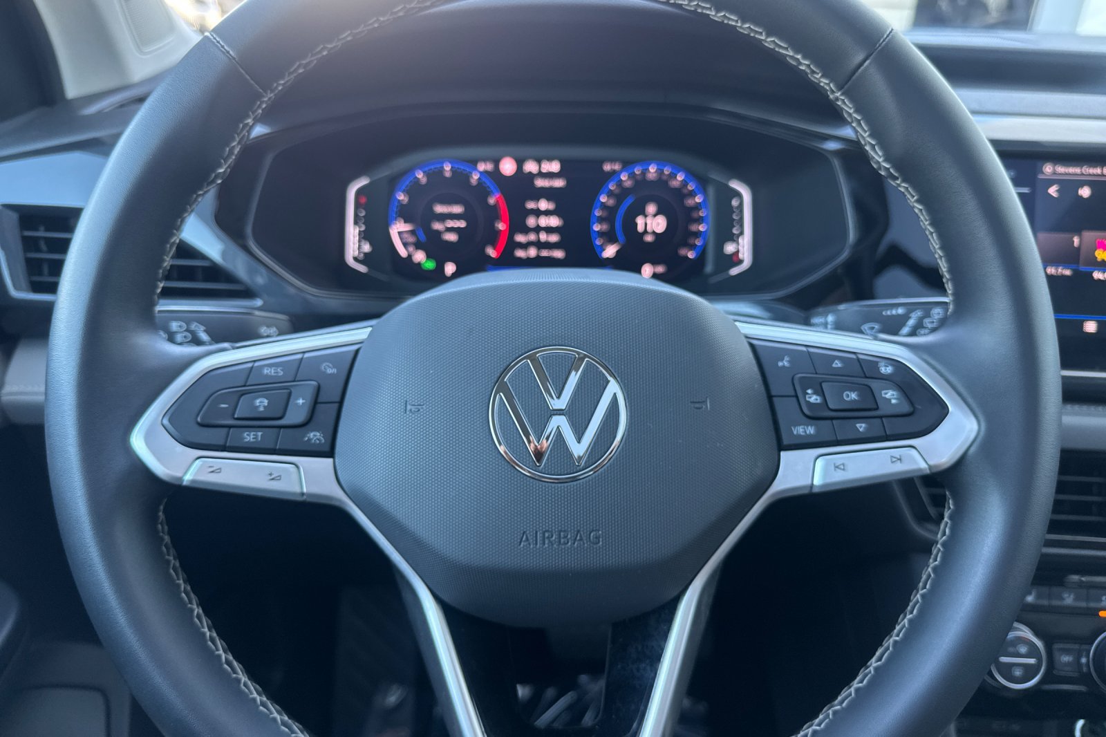 Used 2022 Volkswagen Taos SEL w/ Panoramic Sunroof Package FWD image 32