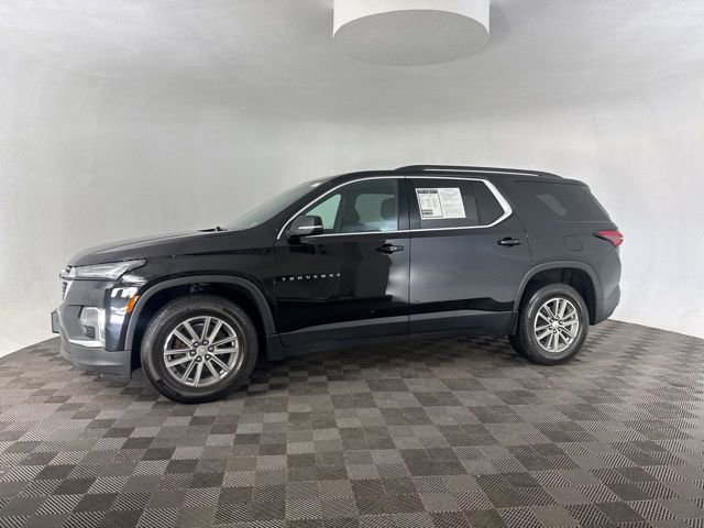 Used 2023 Chevrolet Traverse LT image 3