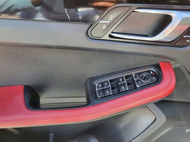 Used 2021 Porsche Macan S AWD/4WD image 17