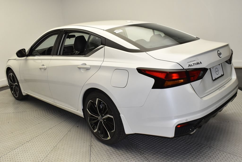 Used 2025 Nissan Altima 2.5 SR FWD image 7