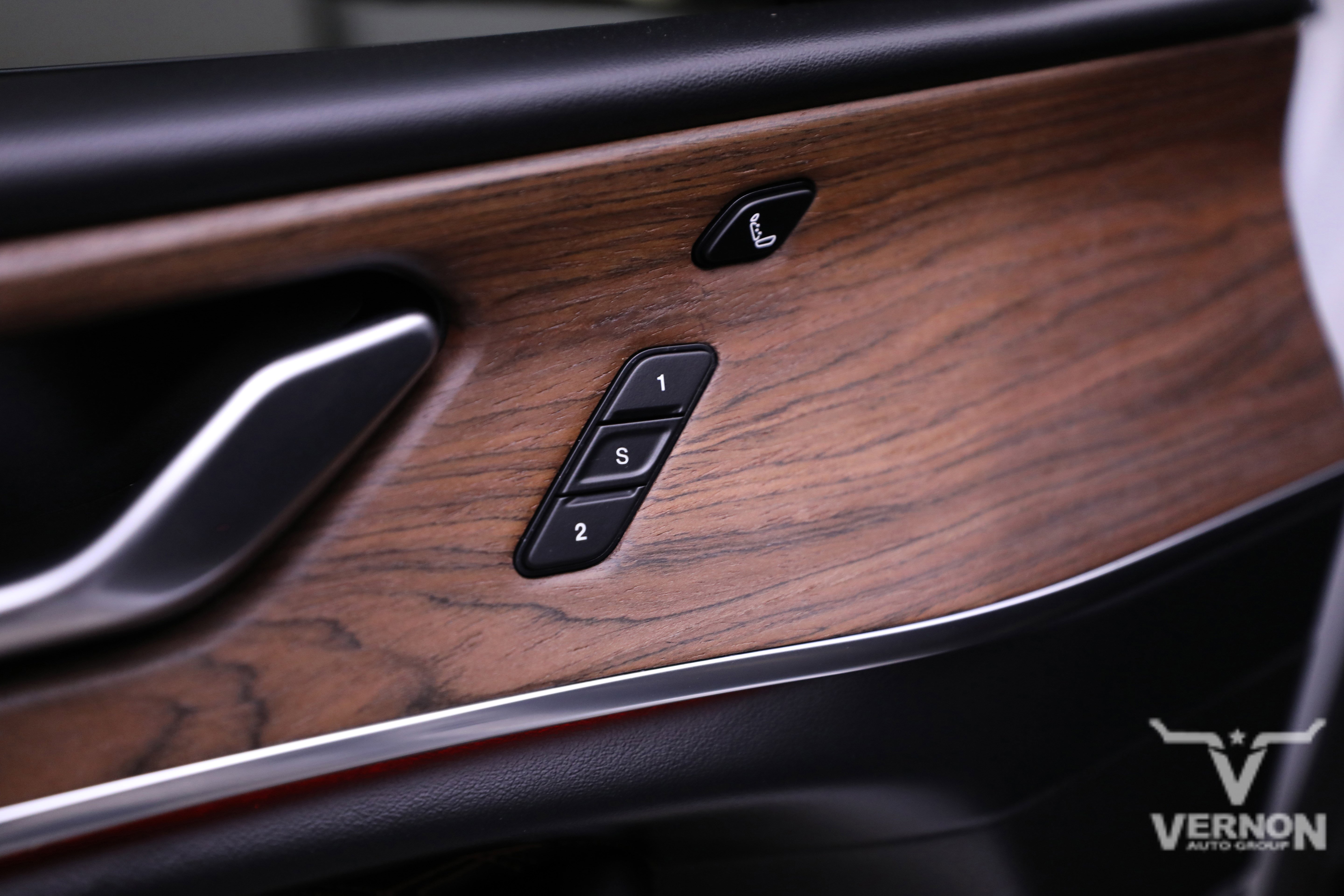 Used 2022 Jeep Grand Cherokee L Summit w/ Luxury Tech Group V image 18