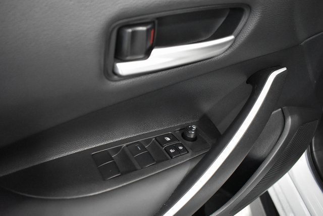 Used 2025 Toyota Corolla SE image 15