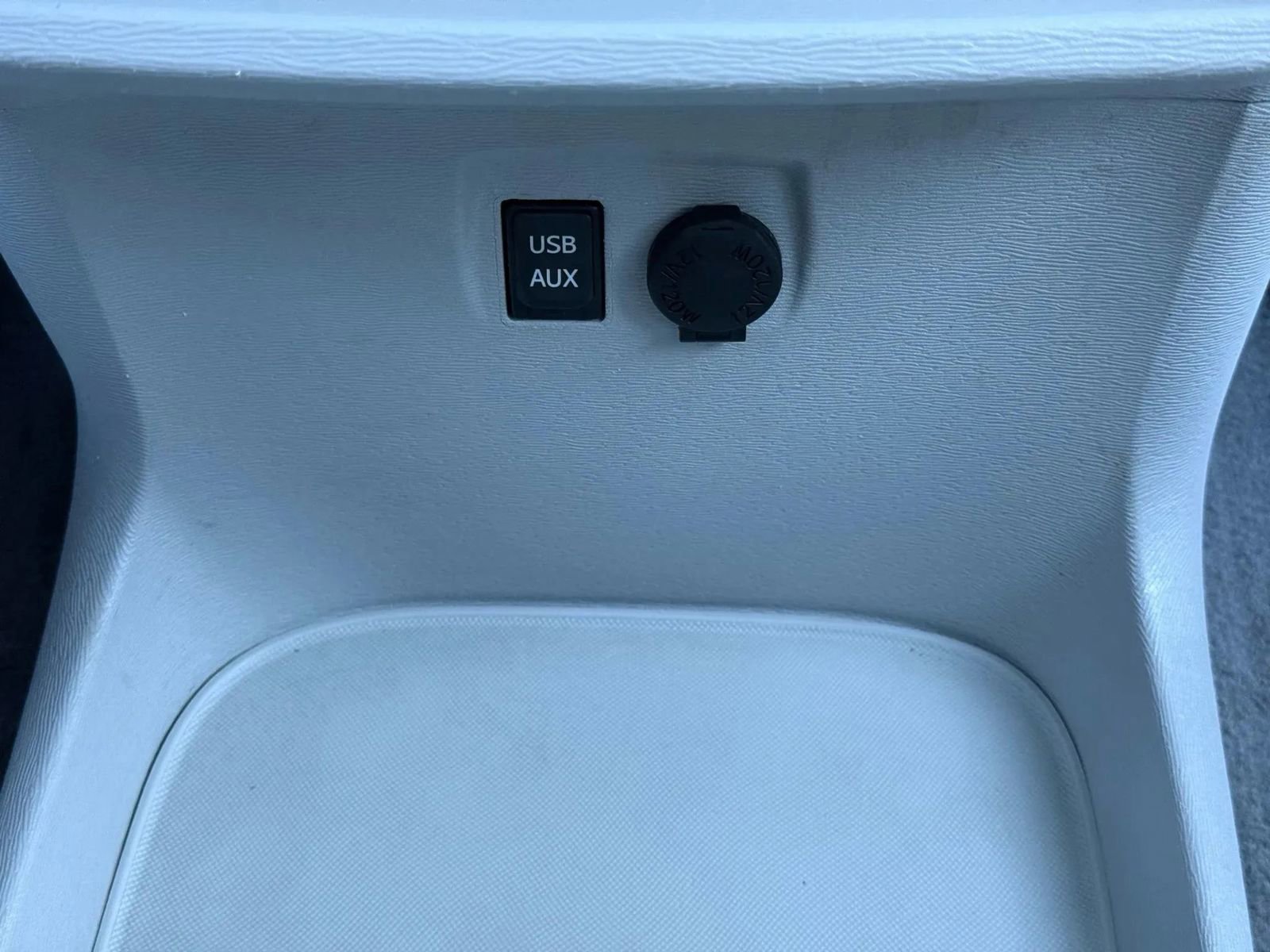 Used 2013 Toyota Sienna LE image 36