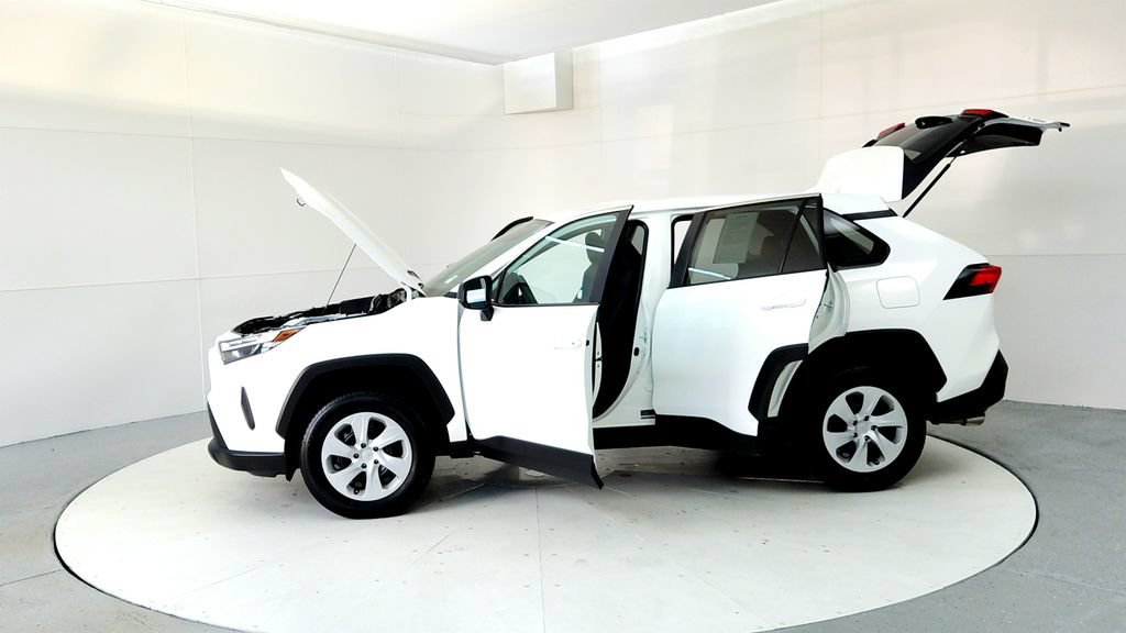 Certified 2024 Toyota RAV4 LE AWD/4WD image 10