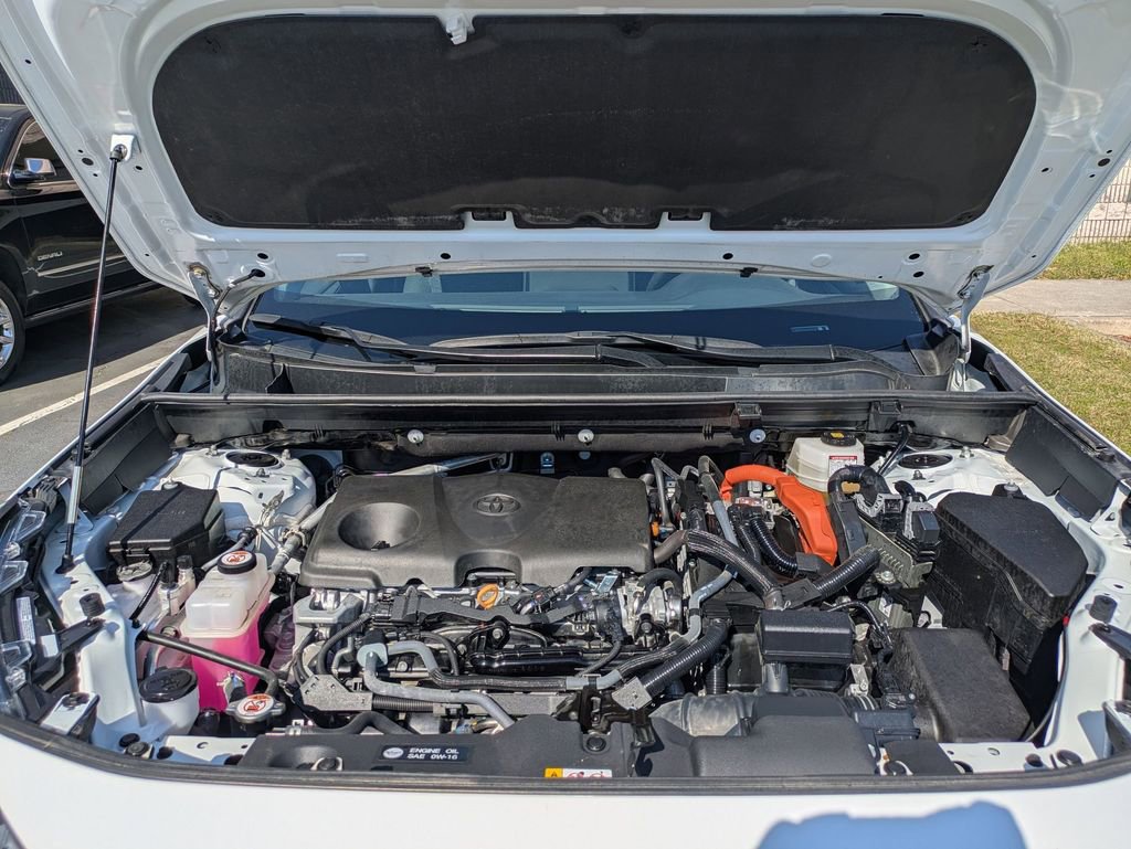 Used 2025 Toyota RAV4 XLE image 28