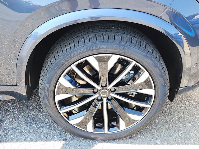 New 2026 Volvo XC90 T8 Plus w/ Protection Package Premier image 18