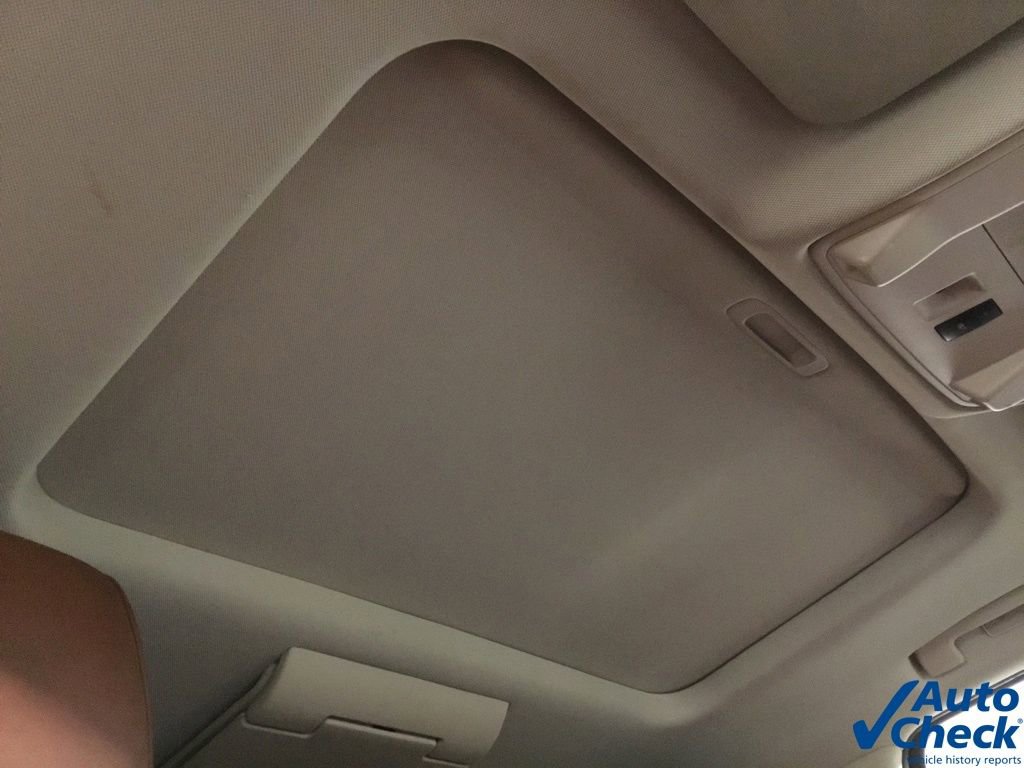 Used 2017 Cadillac Escalade Premium Luxury AWD/4WD image 39