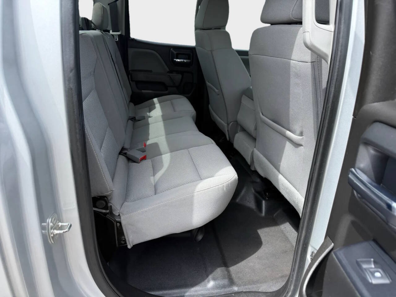 Used 2018 Chevrolet Silverado 1500 W/T w/ Trailering Package AWD/4WD image 9