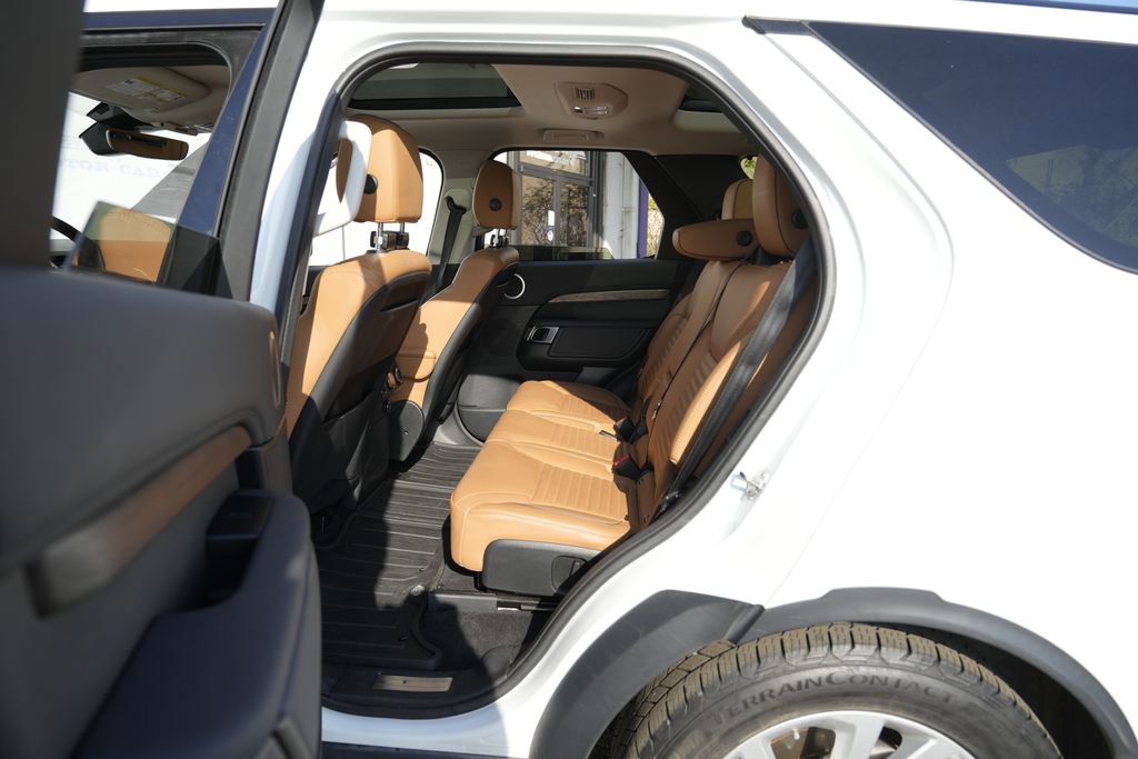 Used 2019 Land Rover Discovery HSE AWD/4WD image 26