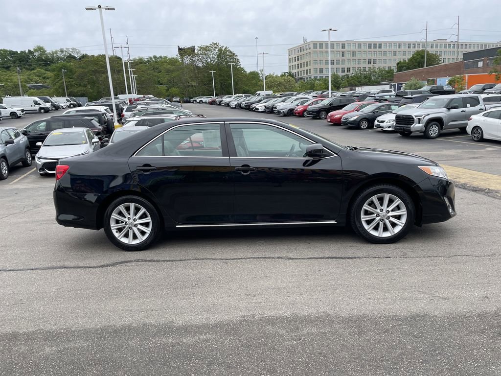 Used 2012 Toyota Camry XLE FWD image 7