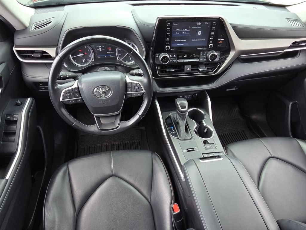 Used 2022 Toyota Highlander XLE FWD image 7