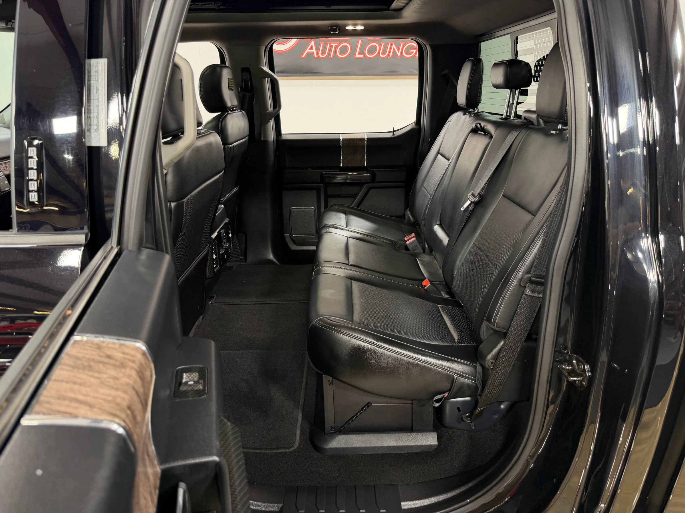 Used 2019 Ford F250 Lariat w/ Lariat Ultimate Package AWD/4WD image 19