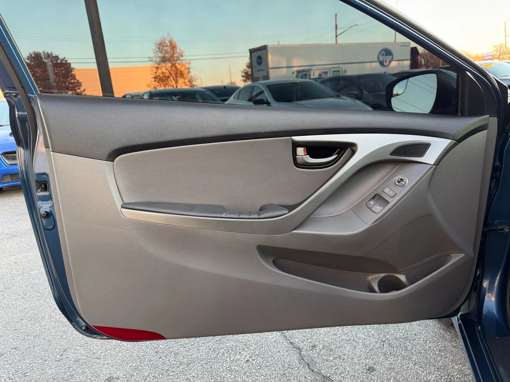 Used 2014 Hyundai Elantra w/ Option Group 2 image 18