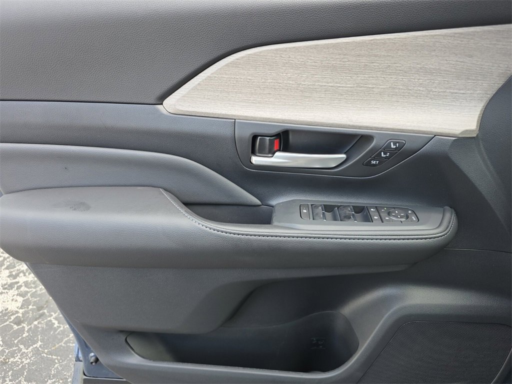 New 2026 Toyota Grand Highlander Limited image 28