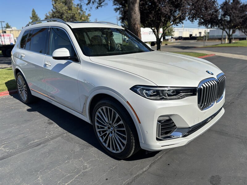 Used 2021 BMW X7 xDrive40i w/ Premium Package AWD/4WD image 3