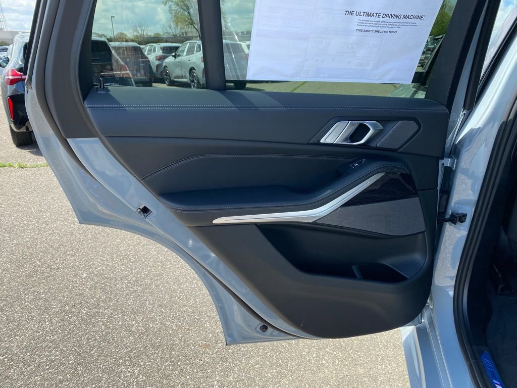 New 2026 BMW X5 xDrive50e w/ M Sport Package AWD/4WD image 6