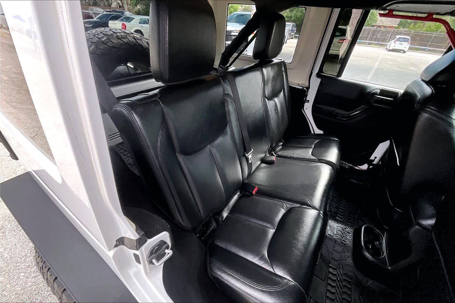 Used 2015 Jeep Wrangler Unlimited Sahara AWD/4WD image 18
