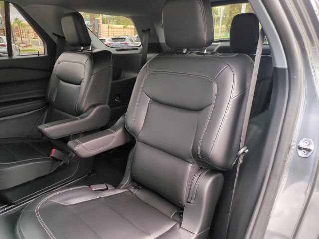 Used 2022 Ford Explorer XLT w/ Equipment Group 202A RWD image 25