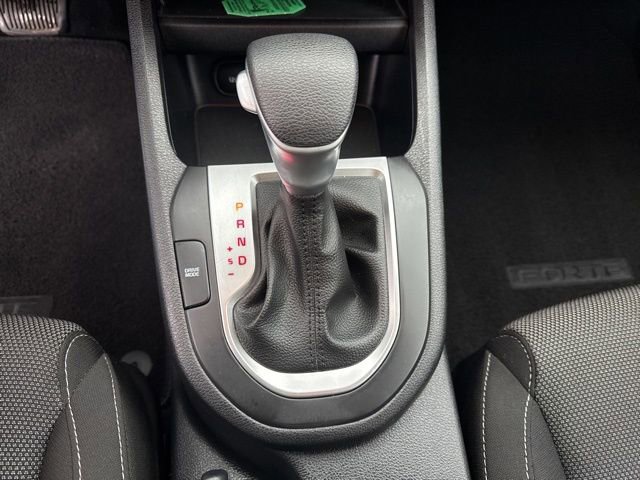 Used 2023 Kia Forte LXS w/ LXS Technology Package image 30