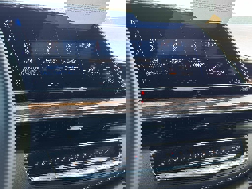 Certified 2024 Cadillac Escalade ESV Sport Platinum w/ LPO, ONYX Package image 28