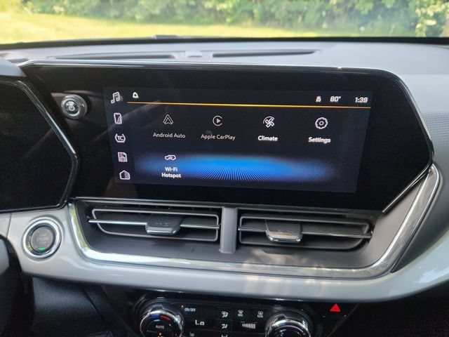 New 2026 Chevrolet Trax LT w/ Sunroof Package FWD image 27