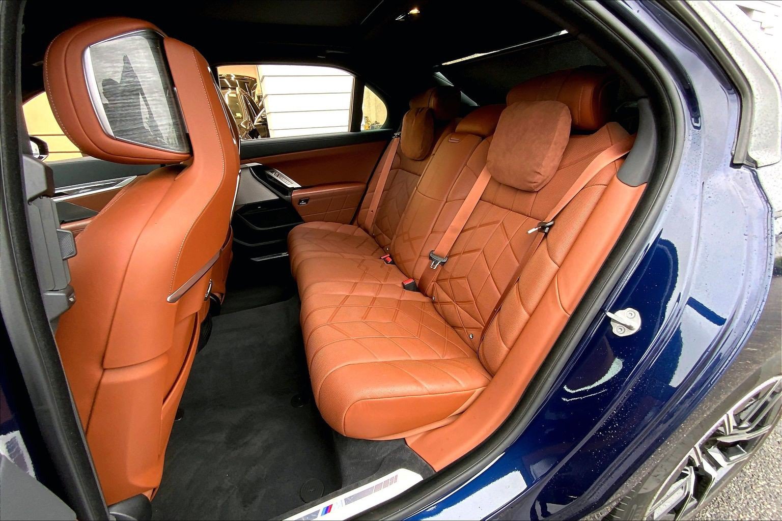 Used 2023 BMW 760i xDrive w/ Luxury Rear Seating Package AWD/4WD image 24