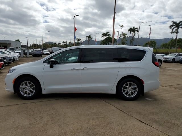 New 2026 Chrysler Pacifica Select image 7