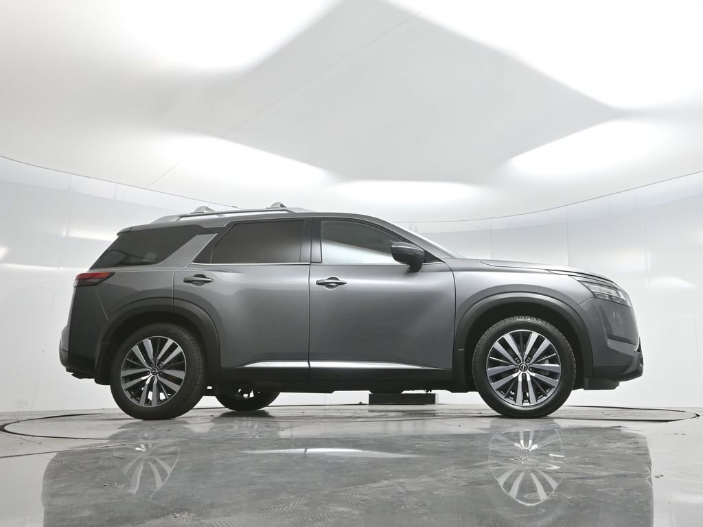 Used 2022 Nissan Pathfinder Platinum w/ Cargo Package image 71