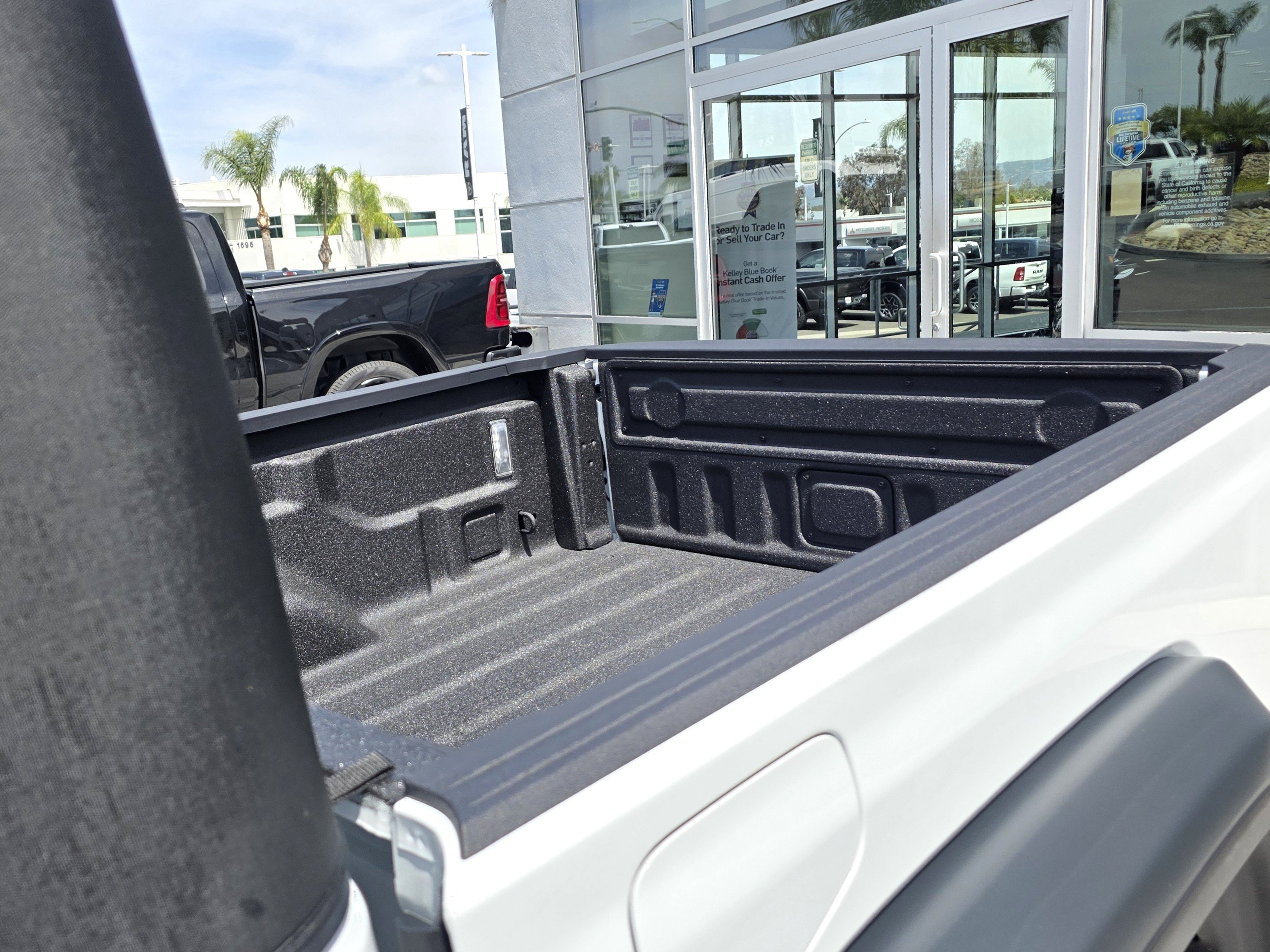 New 2026 Jeep Gladiator Rubicon w/ Steel Power Dome Hood Package AWD/4WD image 17