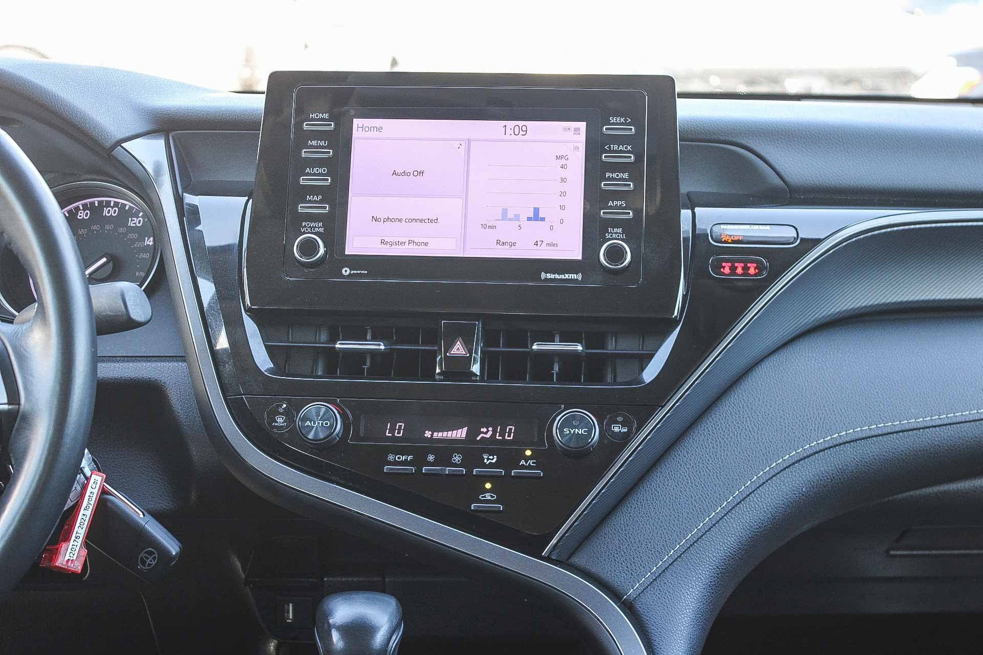 Used 2023 Toyota Camry SE image 14