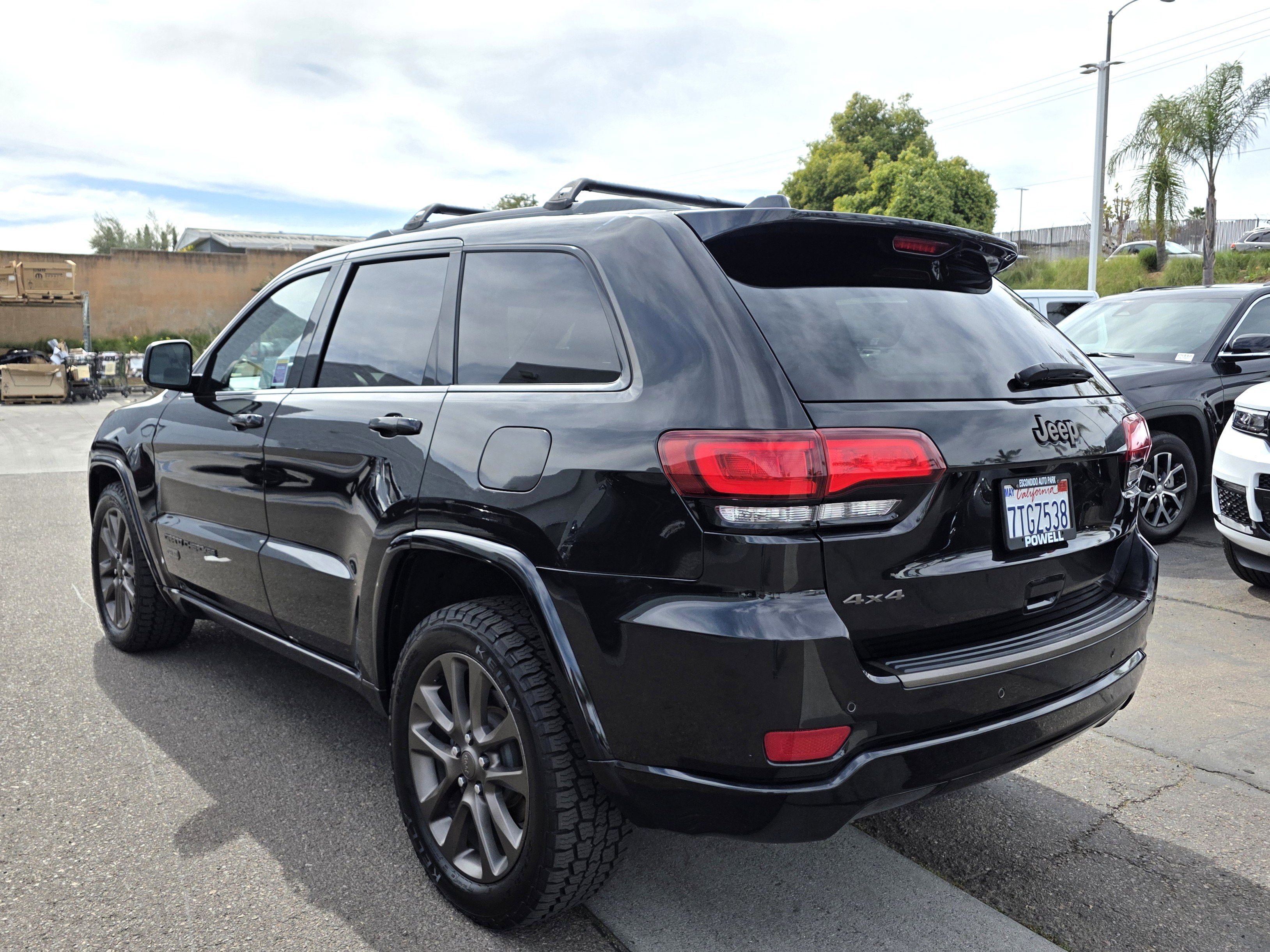Used 2016 Jeep Grand Cherokee Limited 75th Anniversary image 3