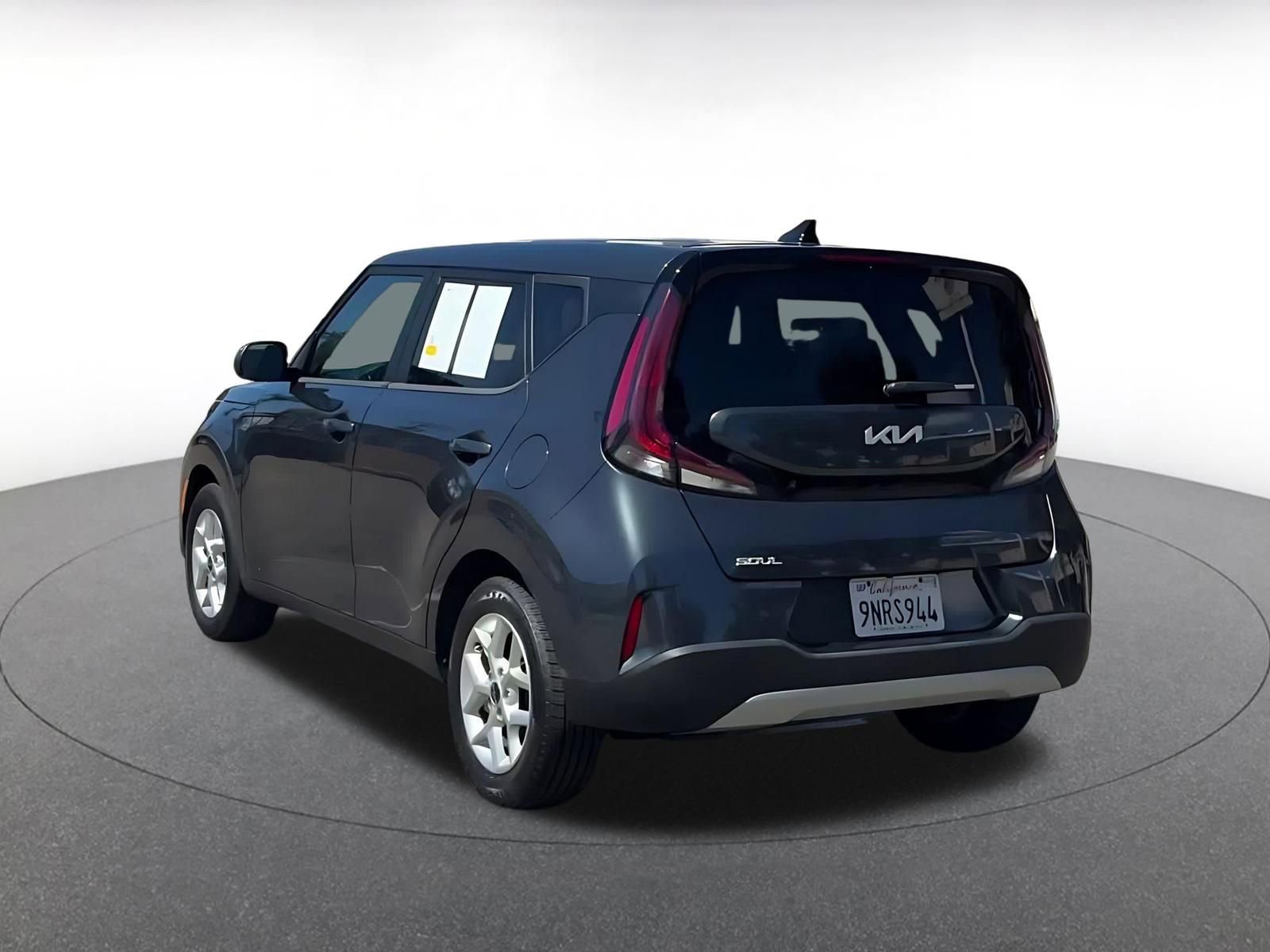 Used 2025 Kia Soul LX w/ LX Technology Package image 11