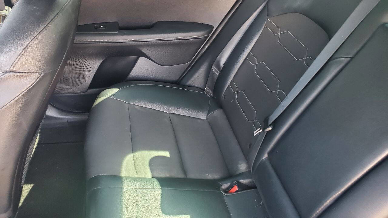 Used 2022 Kia Forte GT-Line image 22