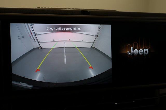 Used 2025 Jeep Wrangler Sport image 22