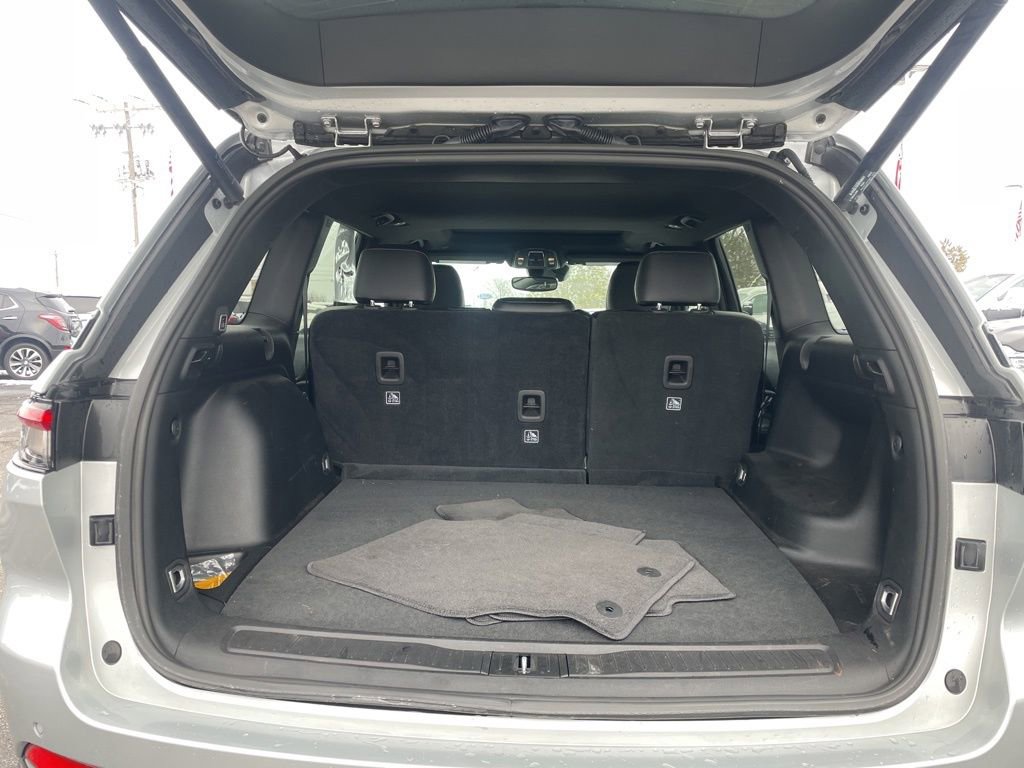 Used 2024 Jeep Grand Cherokee Altitude image 35