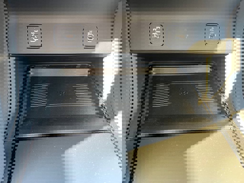 New 2025 Land Rover Discovery Sport Dynamic SE image 31