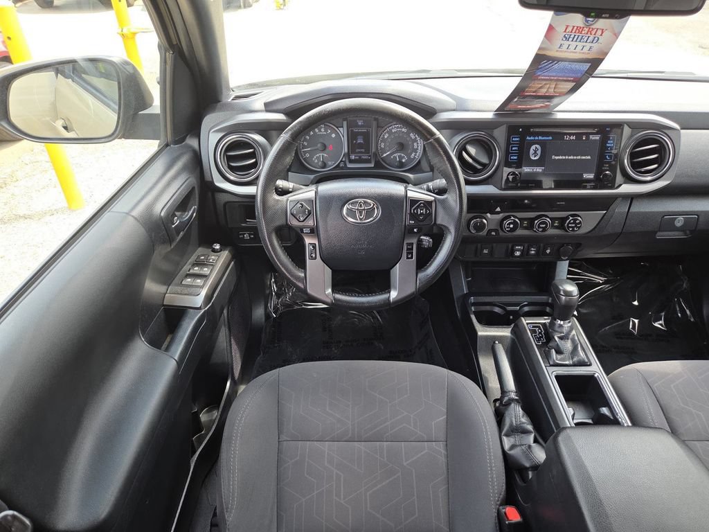 Used 2018 Toyota Tacoma TRD Off-Road AWD/4WD image 21
