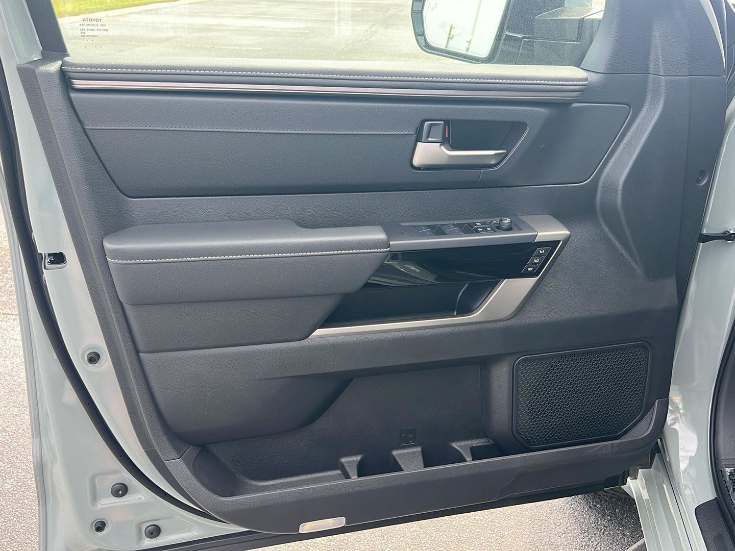 New 2026 Toyota Tundra Limited AWD/4WD image 16
