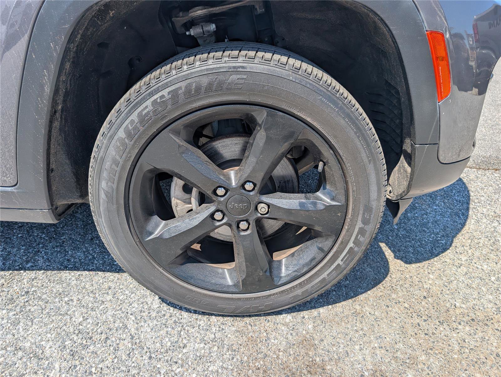 Used 2023 Jeep Grand Cherokee Altitude image 9