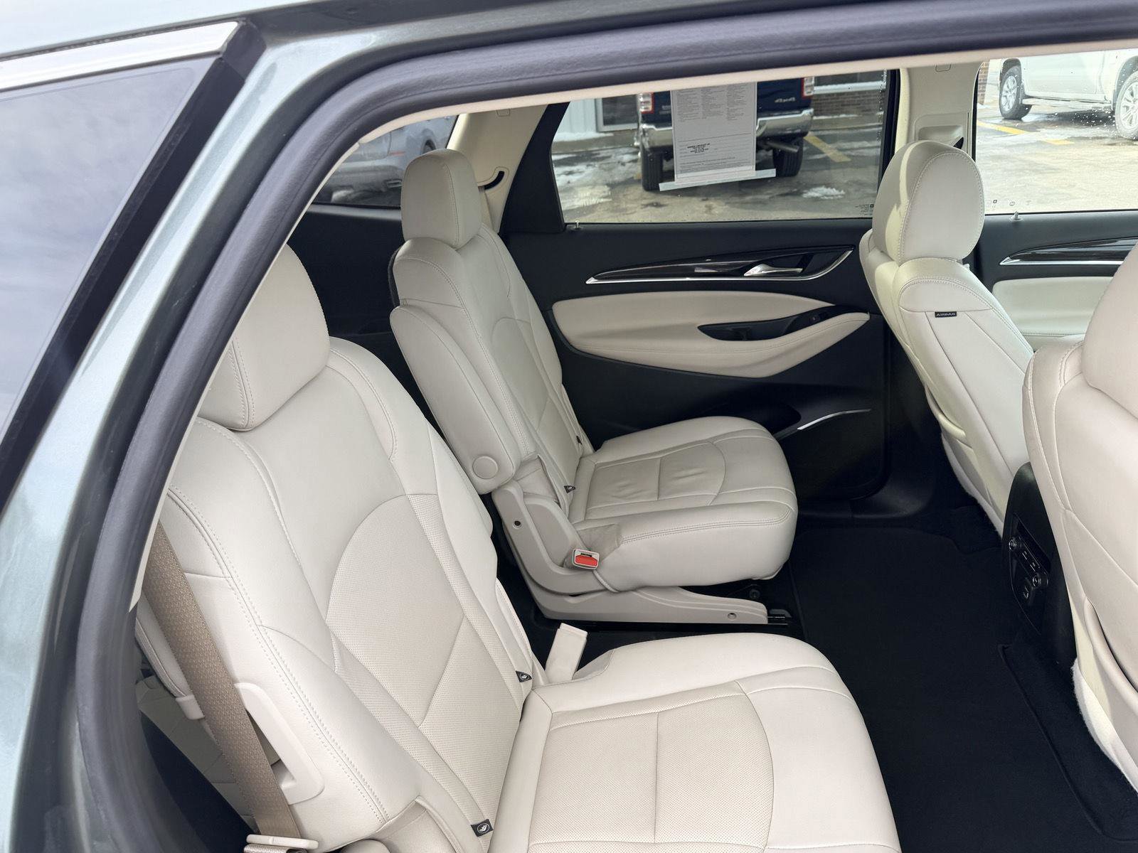Used 2023 Buick Enclave Essence image 15