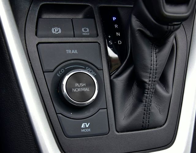 Certified 2024 Toyota RAV4 XLE w/ Convenience Package image 25