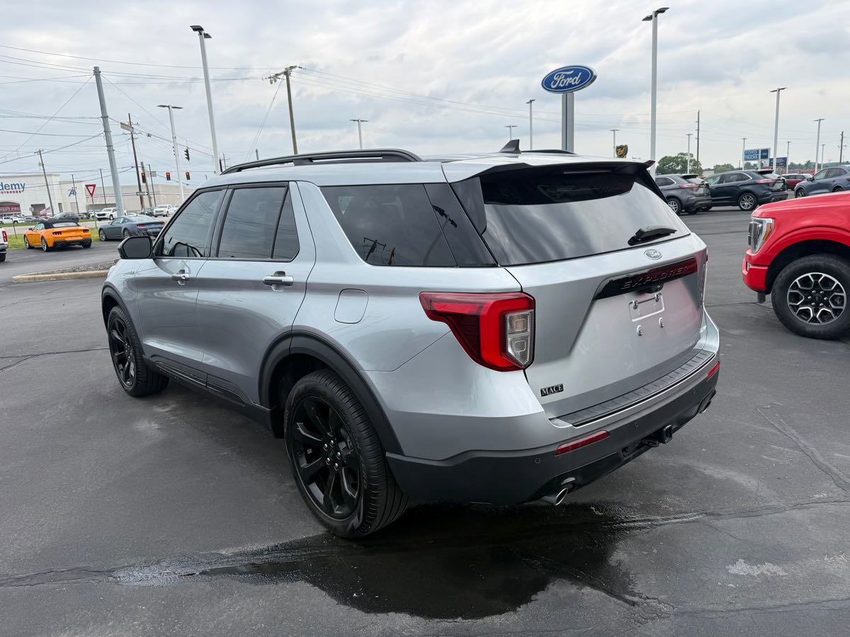 Used 2024 Ford Explorer ST-Line w/ Class IV Trailer Tow Package AWD/4WD image 4