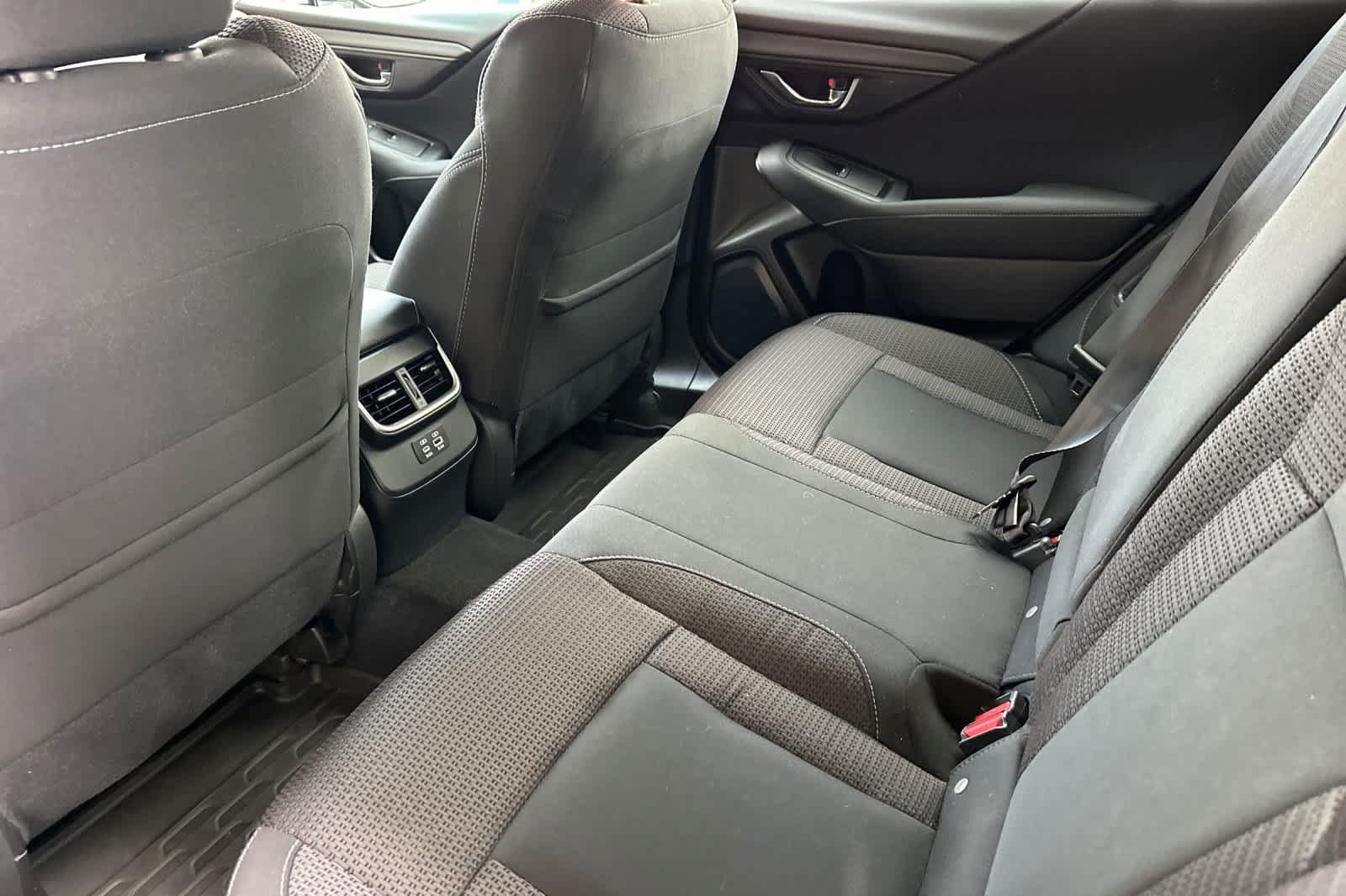 Used 2024 Subaru Outback Premium AWD/4WD image 11