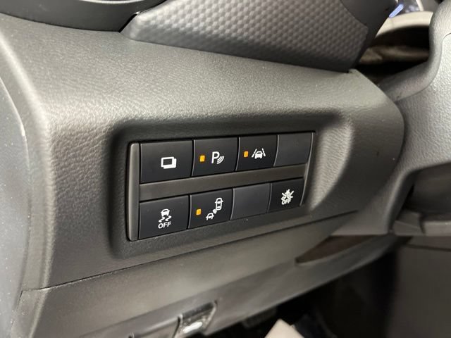 Certified 2025 Nissan Kicks Play S FWD image 30