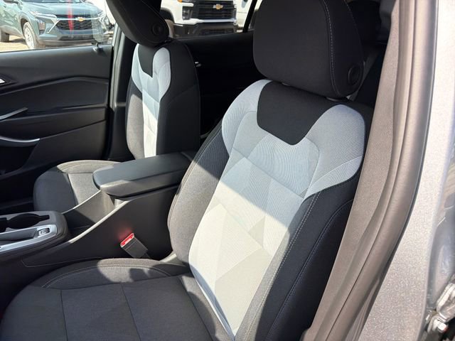 New 2026 Chevrolet Trax LS w/ LS Convenience Package FWD image 24