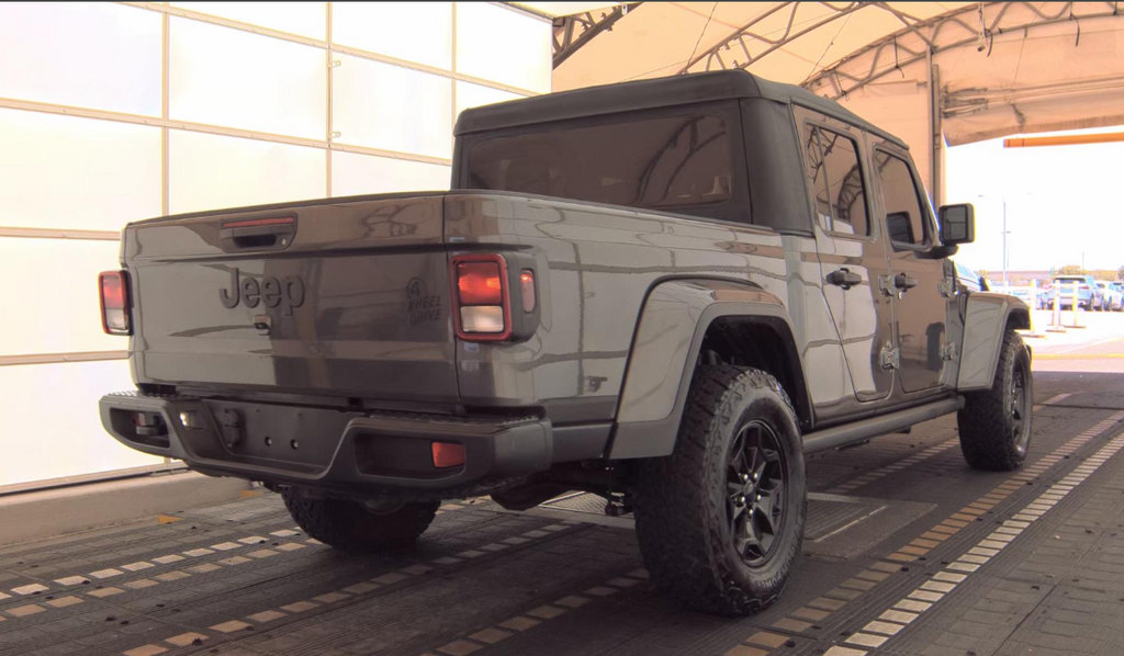 Used 2021 Jeep Gladiator Sport AWD/4WD image 5