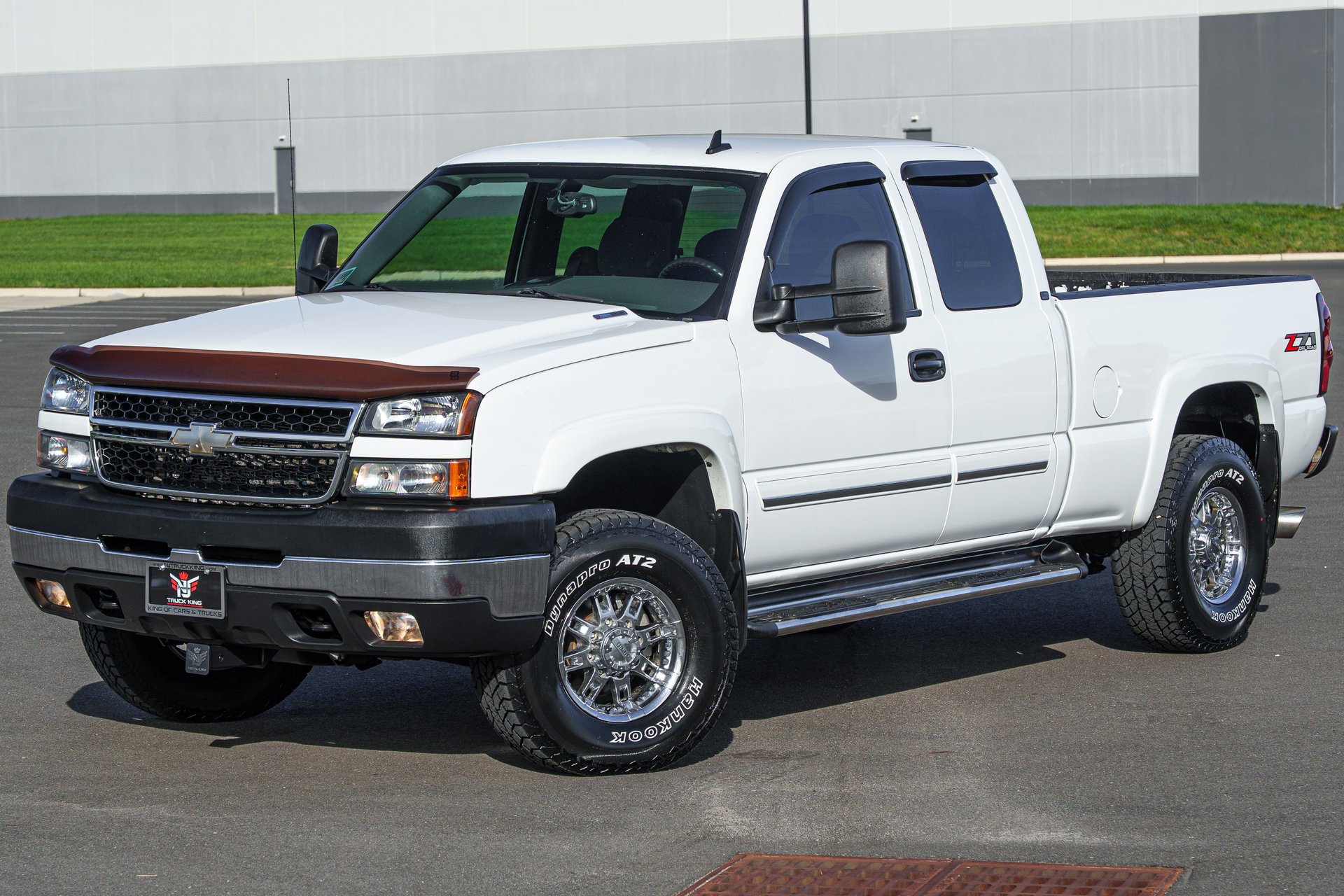 Used 2006 Chevrolet Silverado 2500 LT w/ Heavy-Duty Power Package AWD/4WD image 9