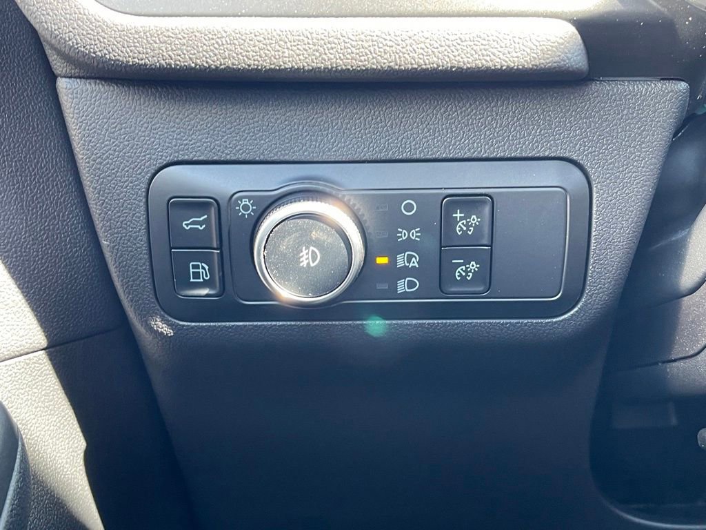 Used 2024 Ford Escape SE image 16