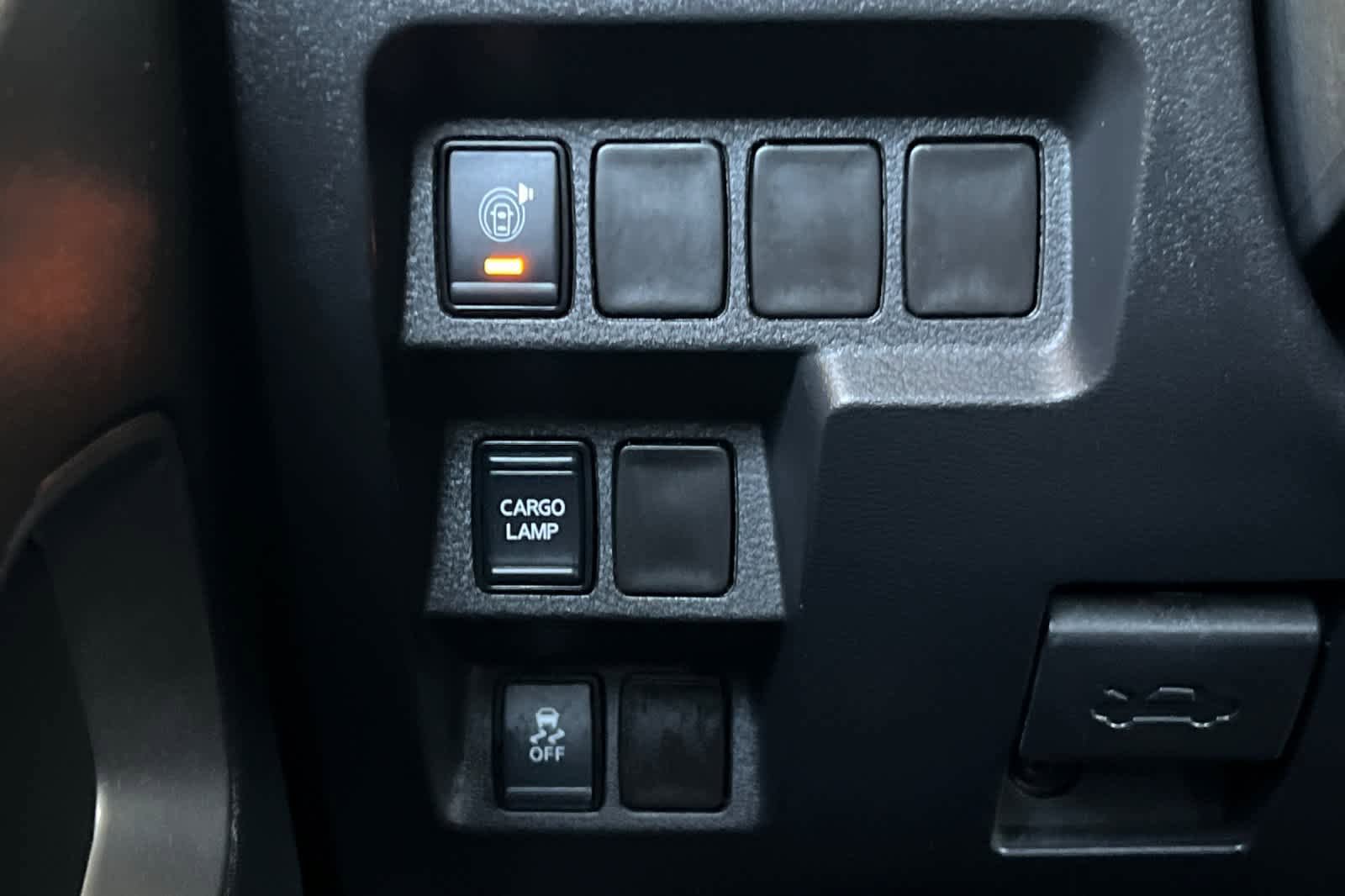 Used 2025 Nissan Frontier SV RWD image 28