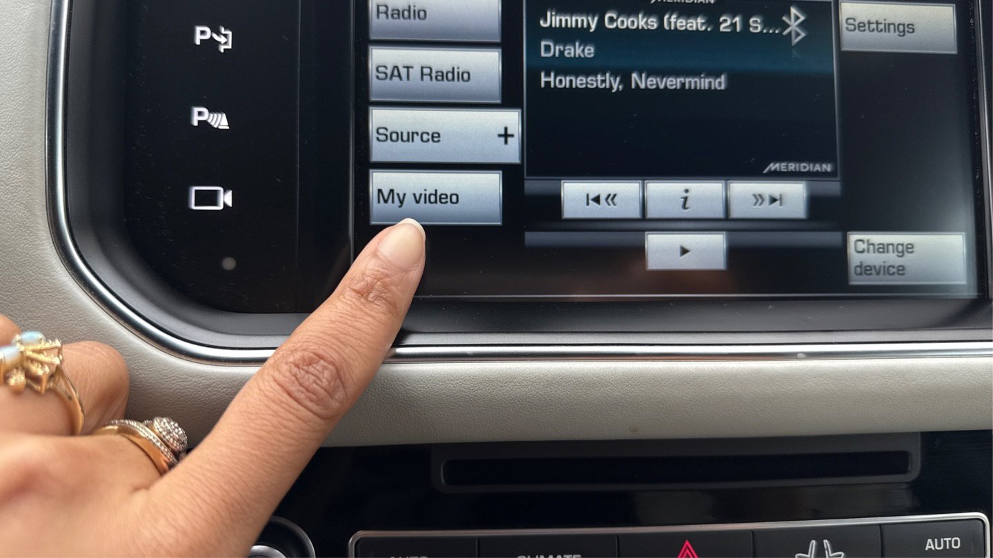 Used 2016 Land Rover Range Rover HSE image 21